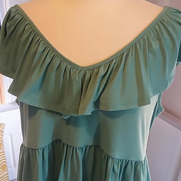 Torrid baby doll ruffle off shoulder top - Picture 4 of 8